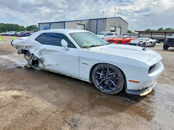 2022 DODGE CHALLENGER R/T — Passenger 3/4