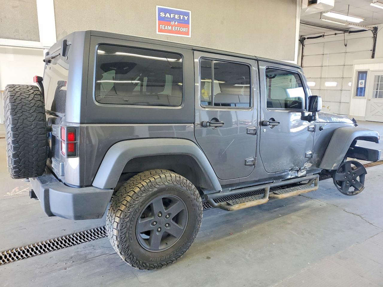 2017 JEEP WRANGLER UNLIMITED SPORT 4X4