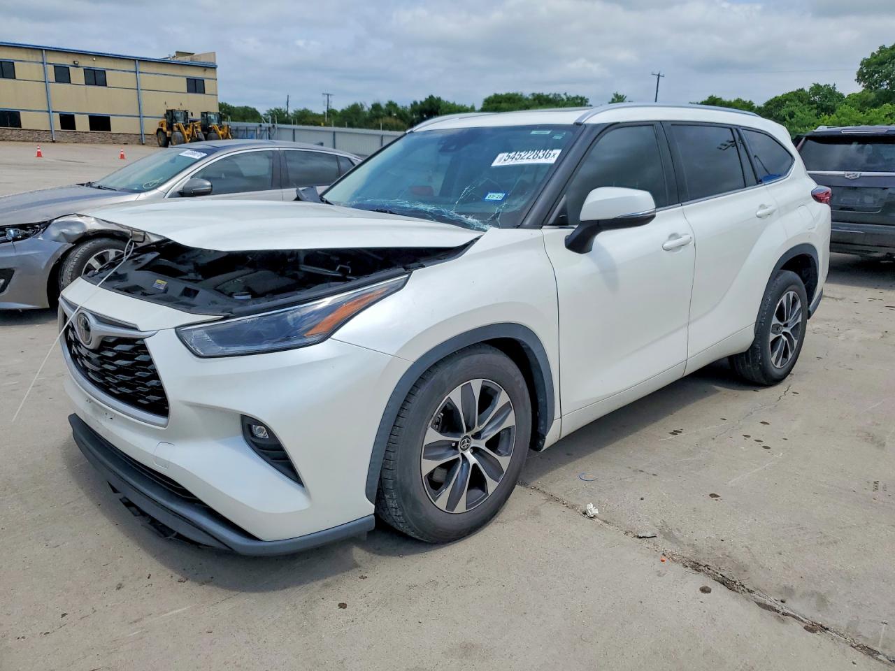 2021 TOYOTA HIGHLANDER XLE