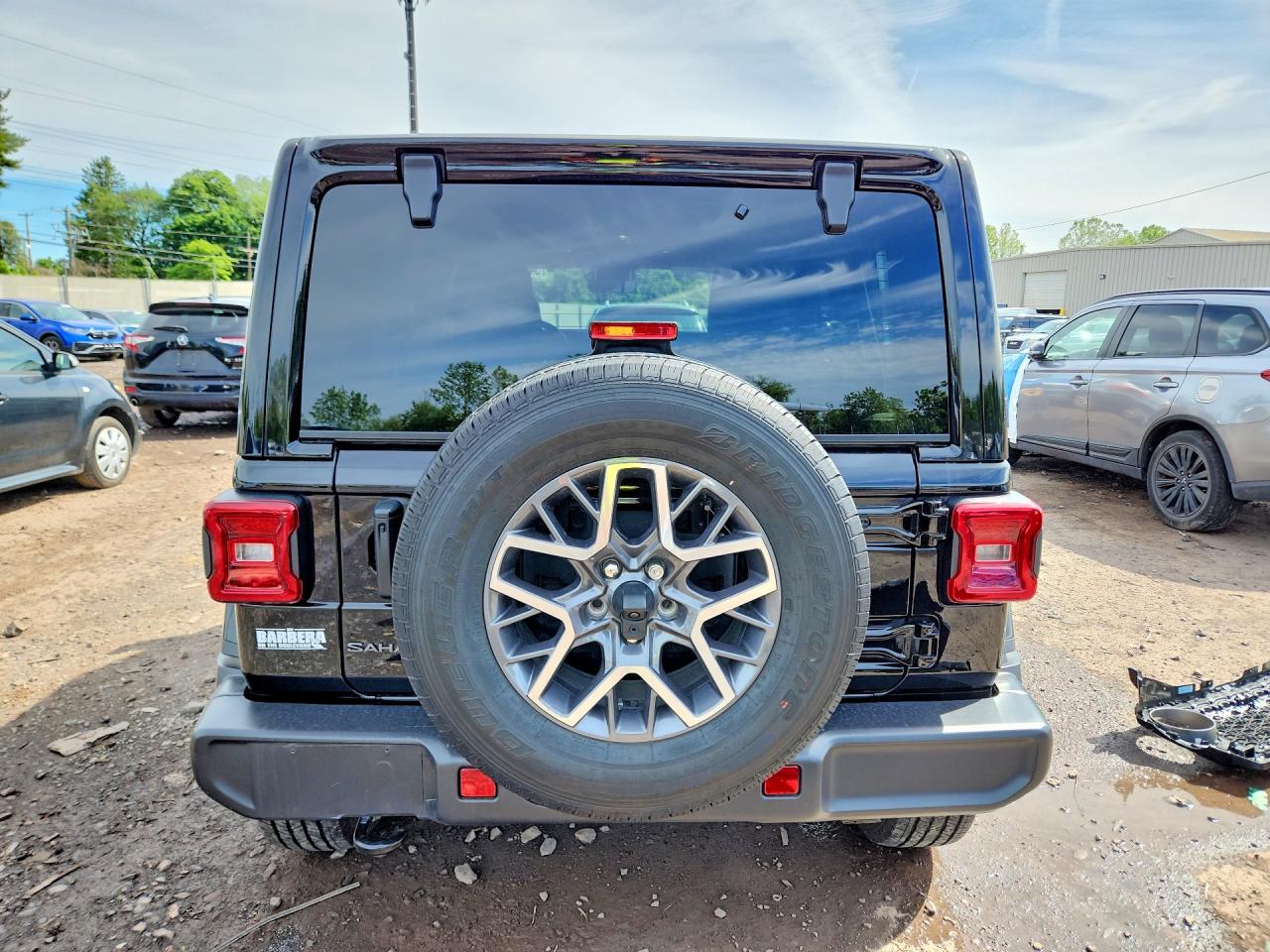 2025 JEEP WRANGLER Sahara