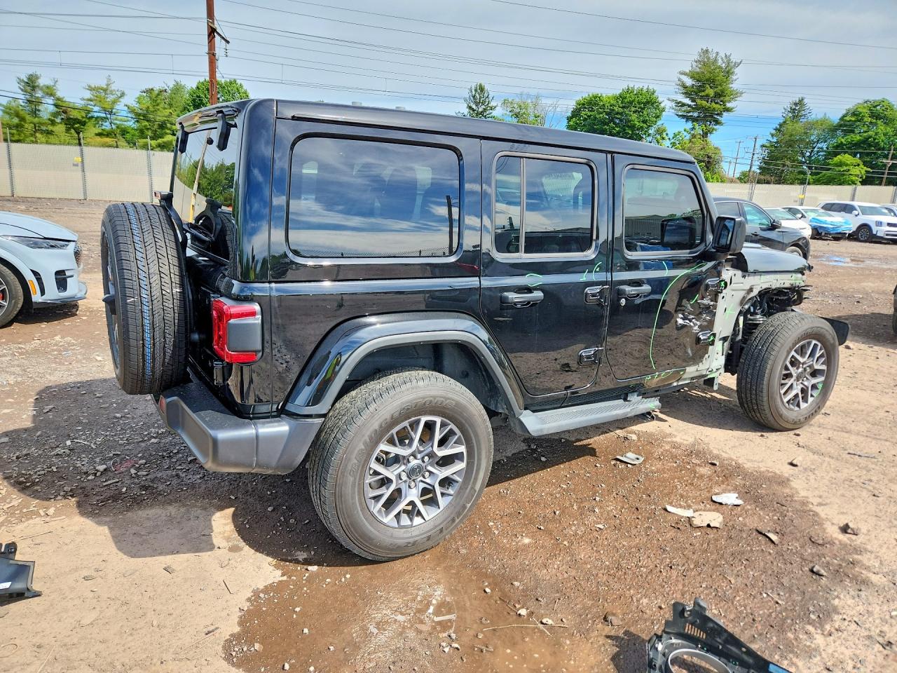 2025 JEEP WRANGLER Sahara