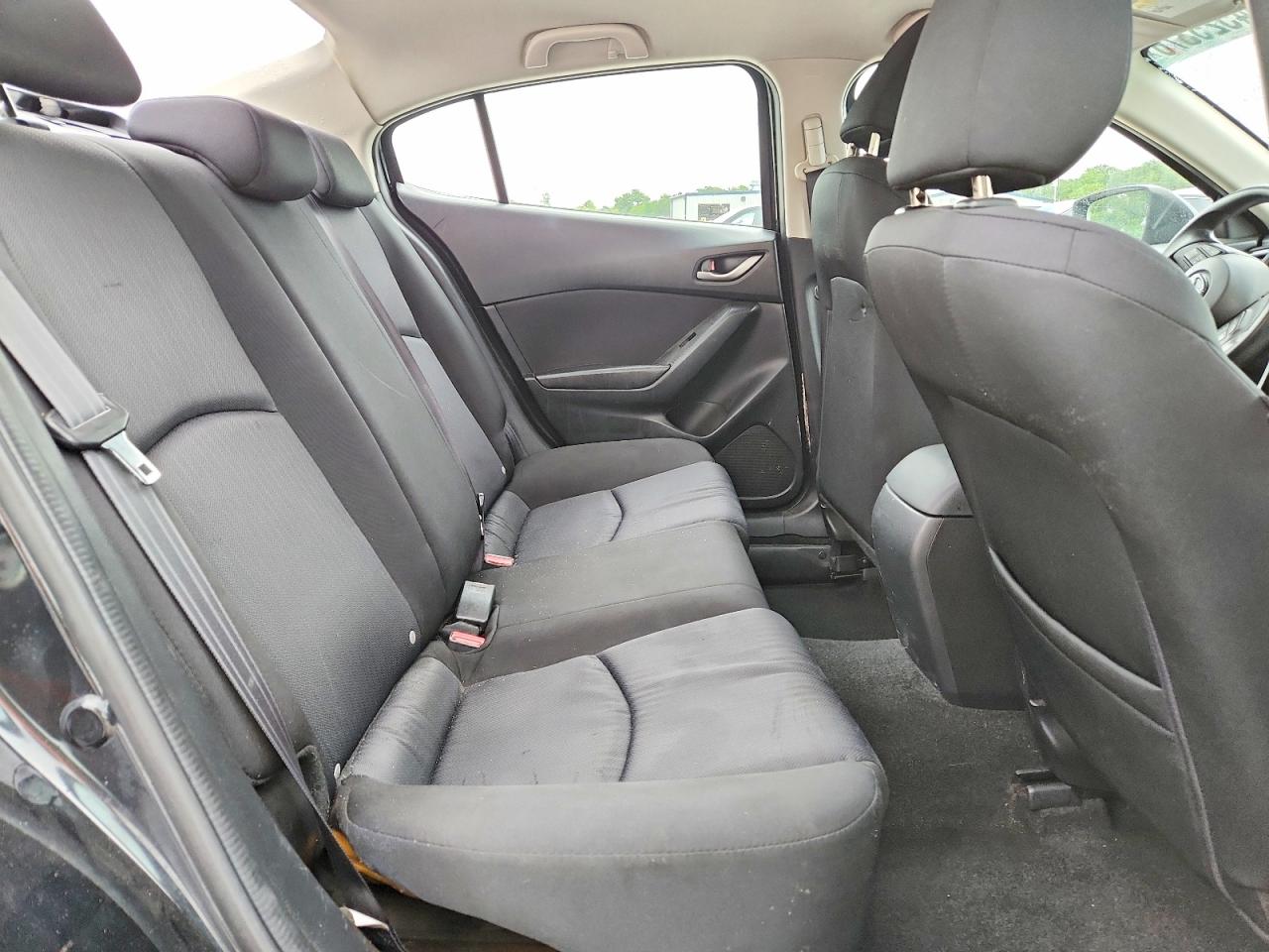 2016 MAZDA 3 SV/Base