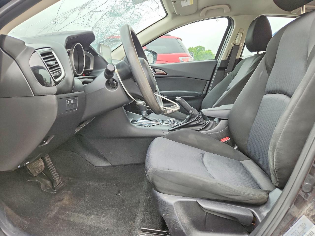 2016 MAZDA 3 SV/Base