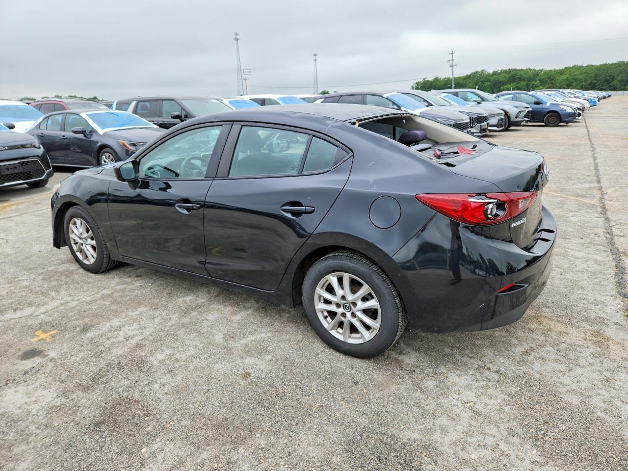 2016 MAZDA 3 SV/Base