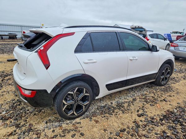 2023 KIA NIRO EX