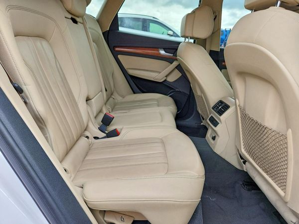 2021 AUDI Q5 quattro Premium