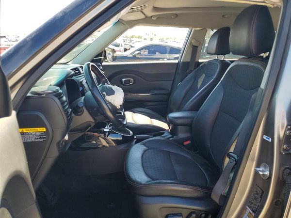 2018 KIA SOUL Exclaim — DENT