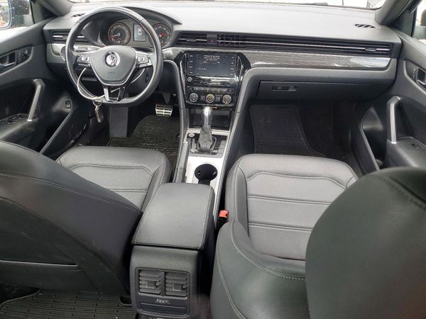 2021 VOLKSWAGEN PASSAT