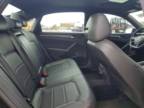 2021 VOLKSWAGEN PASSAT