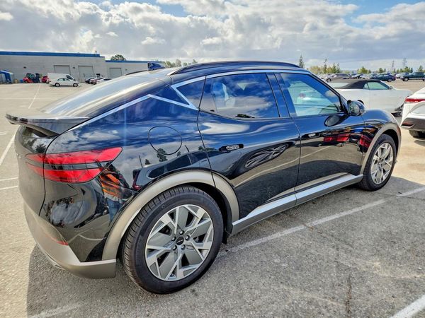 2025 GENESIS GV60 Standard (RWD)