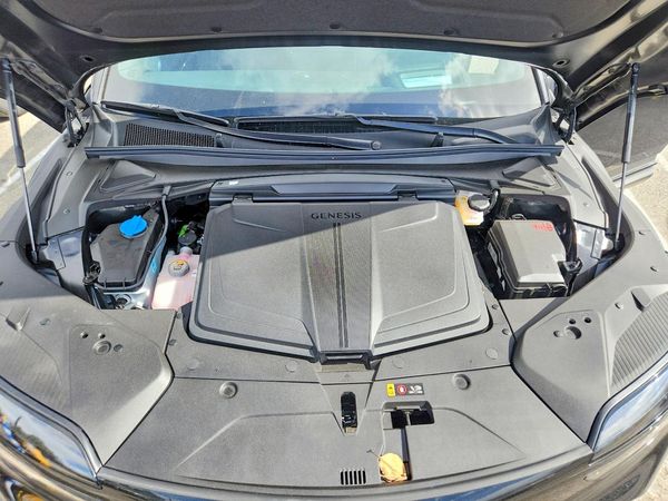 2025 GENESIS GV60 Standard (RWD)