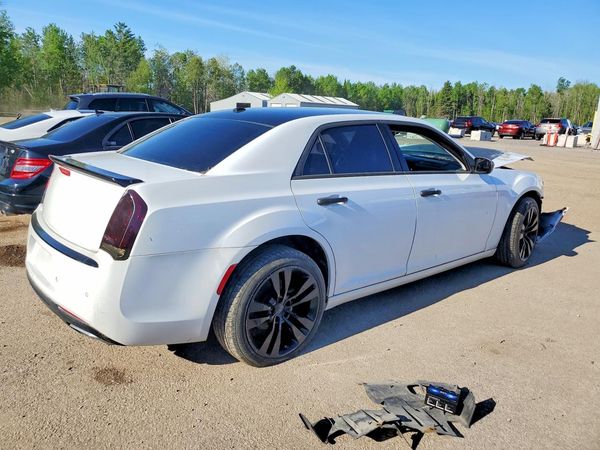 2017 CHRYSLER 300