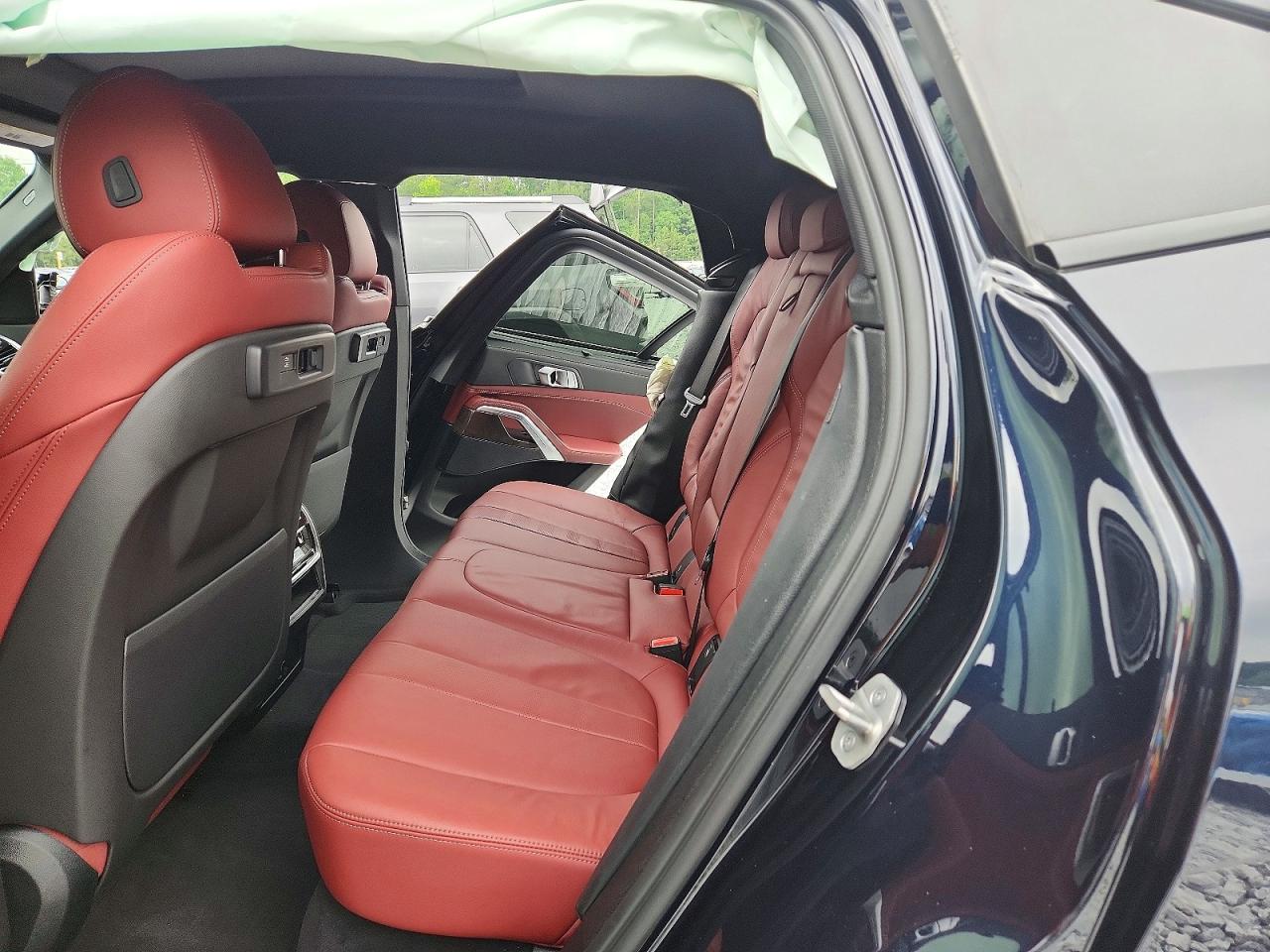 2022 BMW X6 xDrive40i