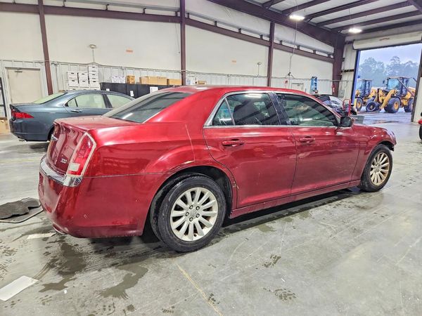 2013 CHRYSLER 300 Base/Limited