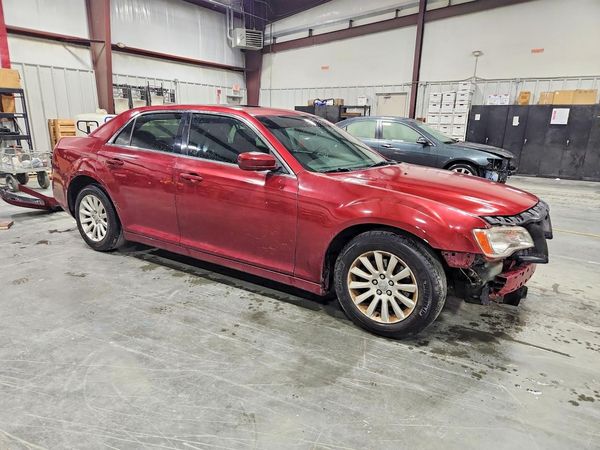 2013 CHRYSLER 300 Base/Limited