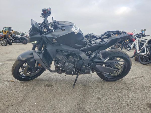 2025 YAMAHA MT09 C