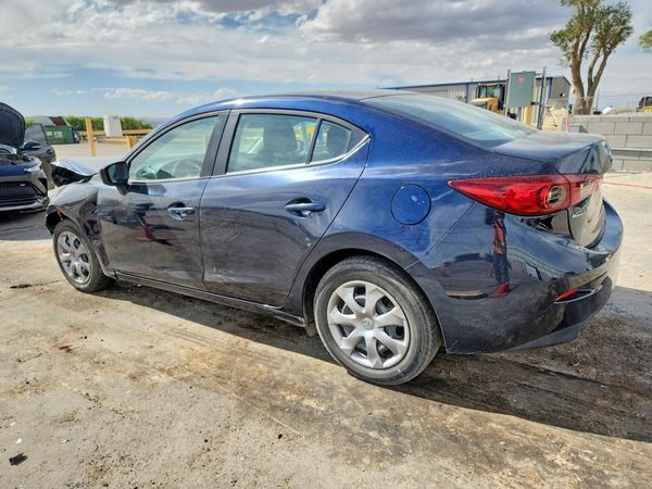 2015 MAZDA 3 SV/Base