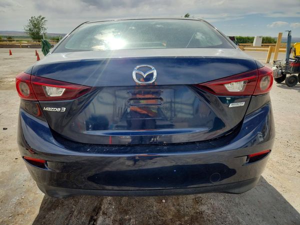 2015 MAZDA 3 SV/Base