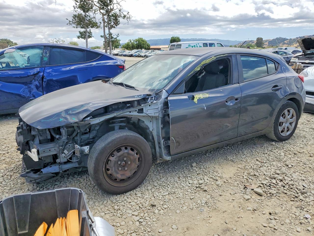 2016 MAZDA 3 SV/Base