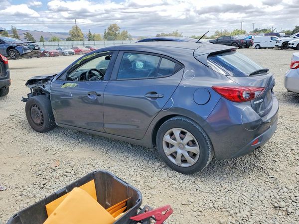 2016 MAZDA 3 SV/Base
