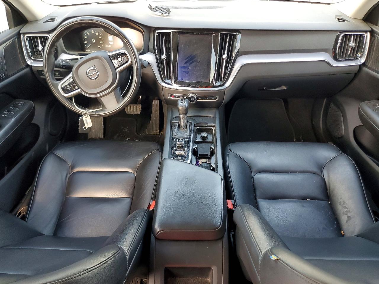 2020 VOLVO S60 Momentum