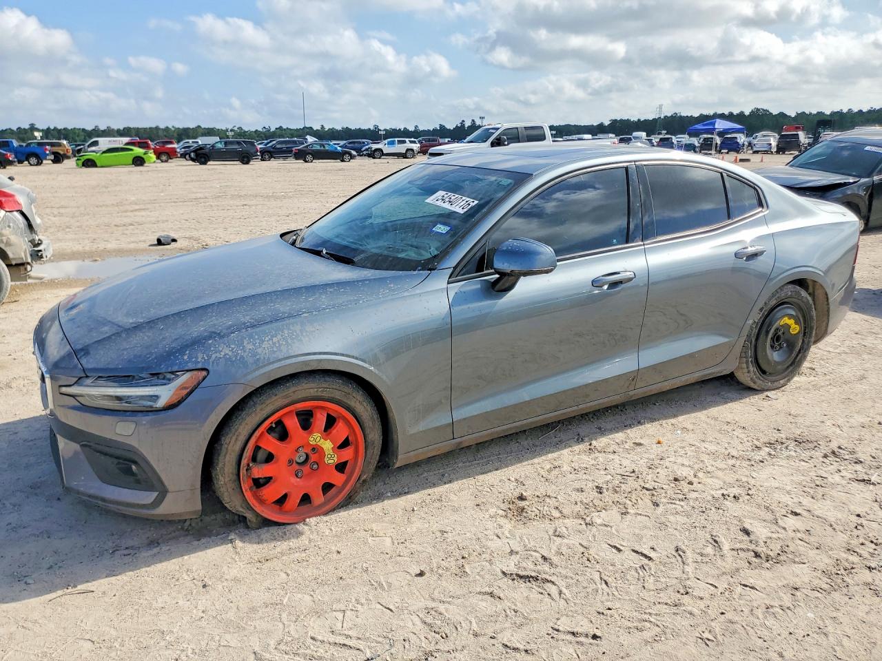 2020 VOLVO S60 Momentum