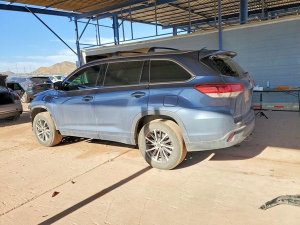 2017 TOYOTA HIGHLANDER