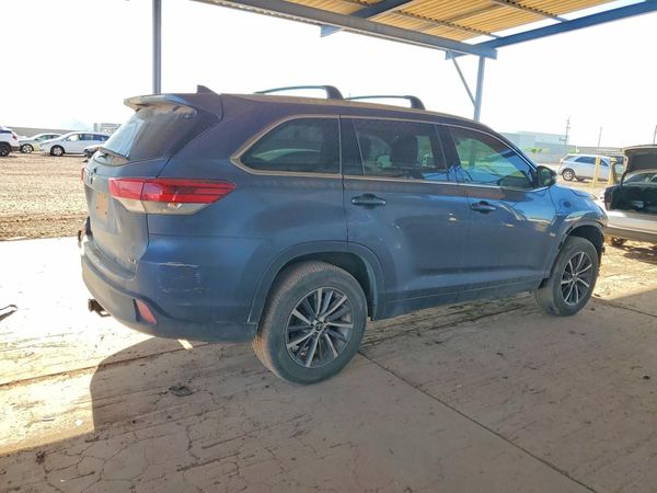 2017 TOYOTA HIGHLANDER