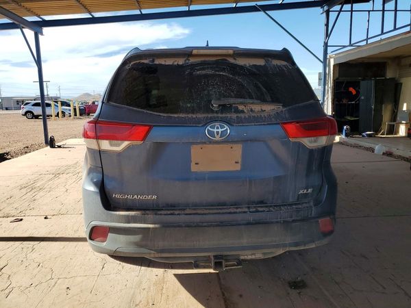2017 TOYOTA HIGHLANDER