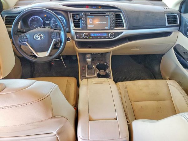 2017 TOYOTA HIGHLANDER