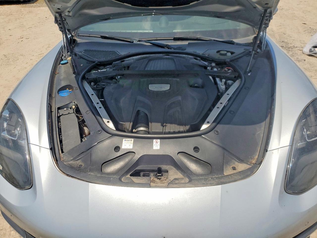 2017 PORSCHE PANAMERA