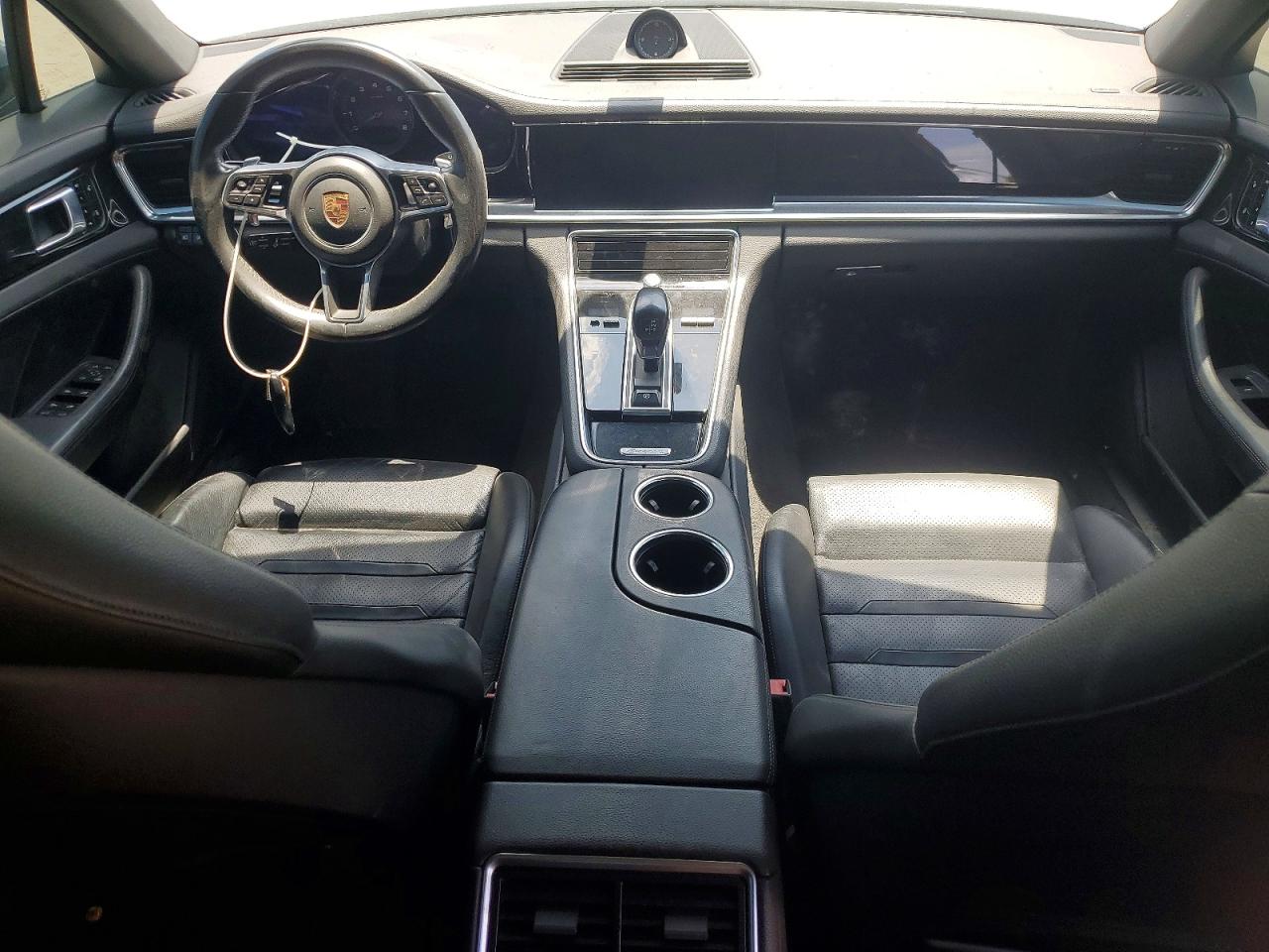 2017 PORSCHE PANAMERA