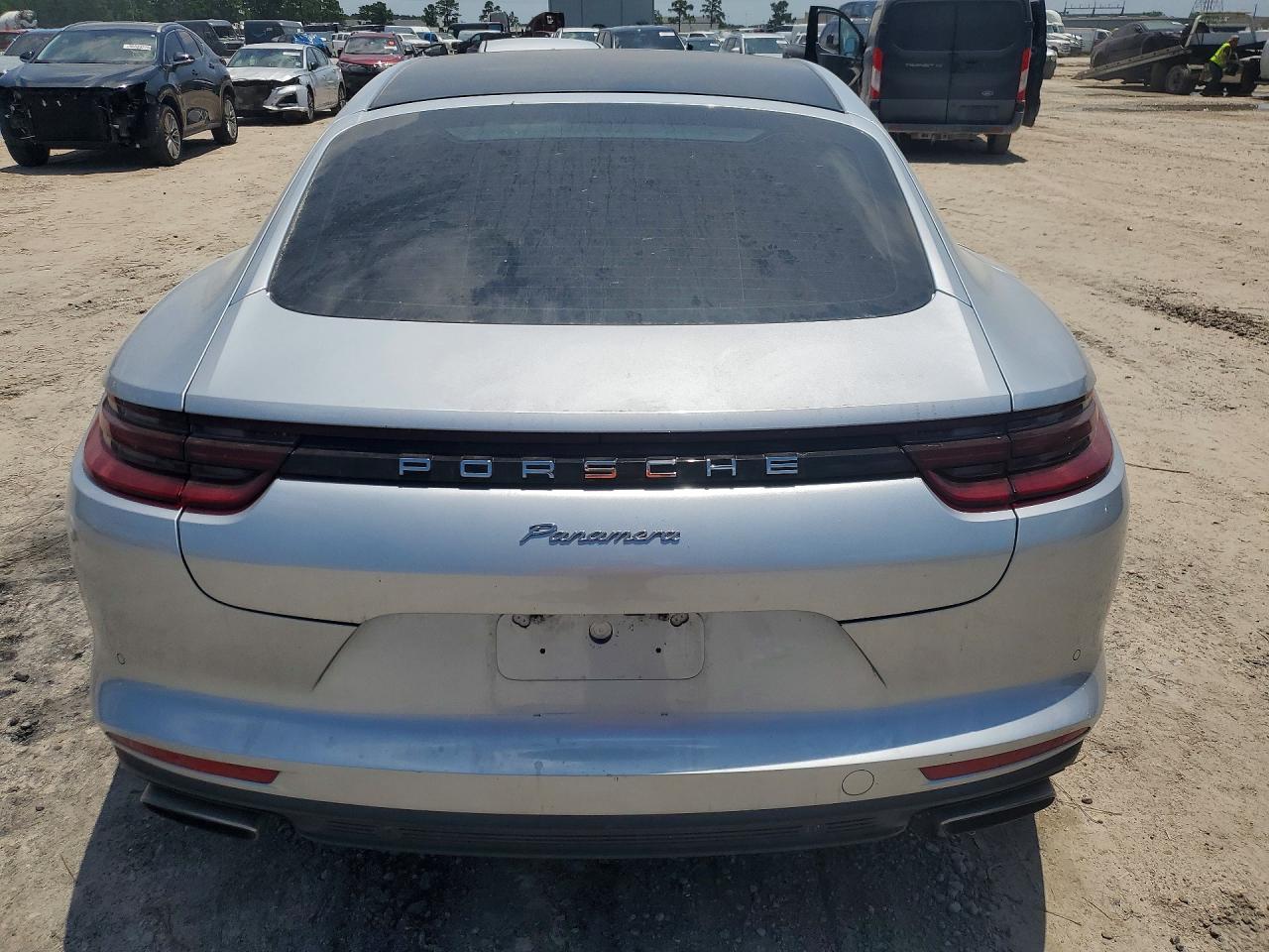 2017 PORSCHE PANAMERA