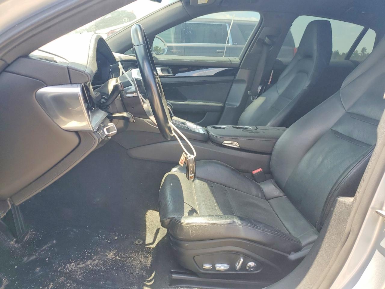 2017 PORSCHE PANAMERA