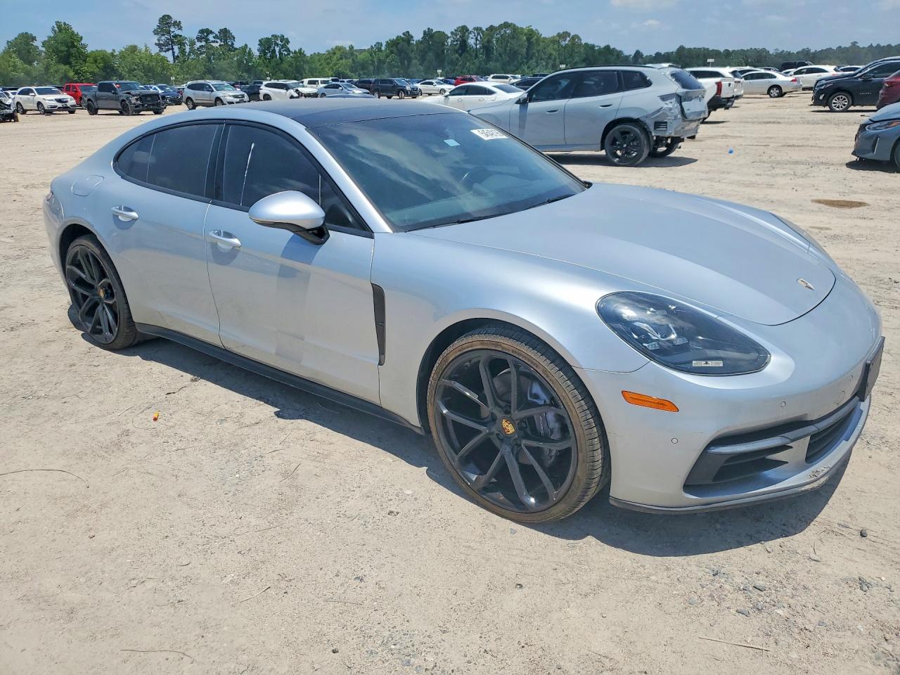 2017 PORSCHE PANAMERA