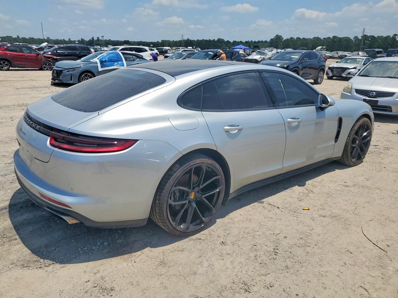 2017 PORSCHE PANAMERA
