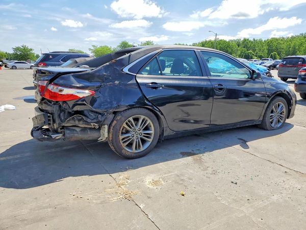 2016 TOYOTA CAMRY