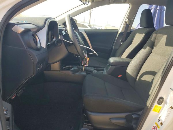 2017 TOYOTA RAV4 LE — DENT