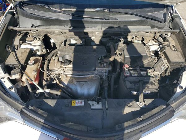 2017 TOYOTA RAV4 LE — Engine bay