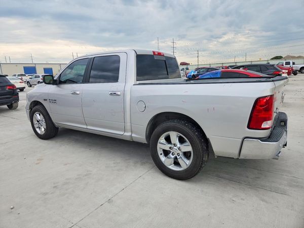 2017 RAM 1500 SLT CREW CAB 4X2