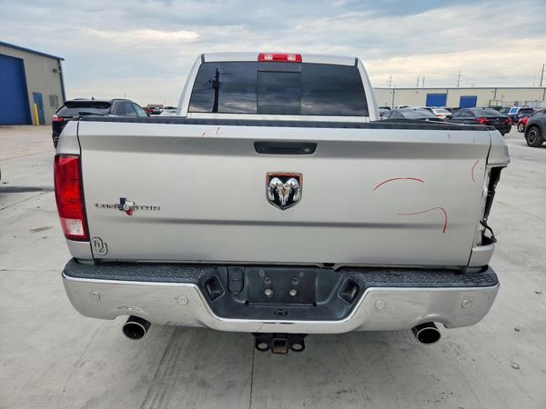 2017 RAM 1500 SLT CREW CAB 4X2