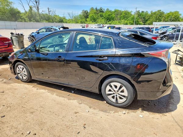 2016 TOYOTA PRIUS