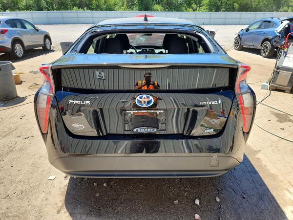 2016 TOYOTA PRIUS