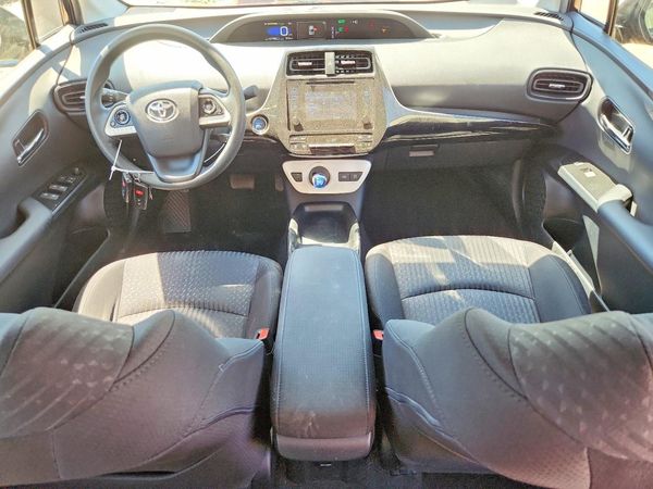 2016 TOYOTA PRIUS