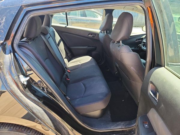2016 TOYOTA PRIUS