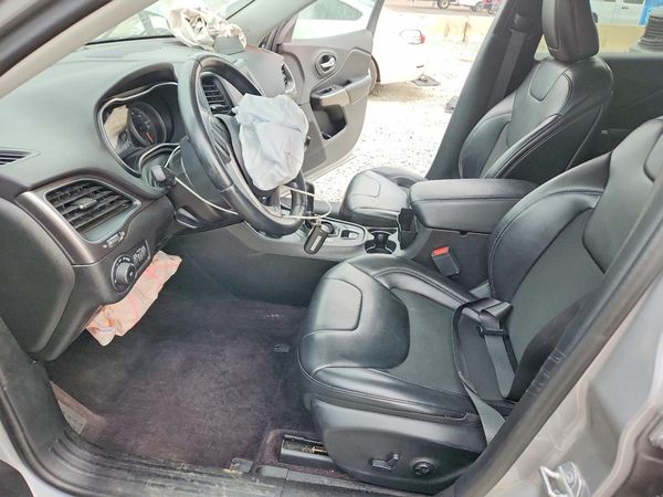 2019 JEEP CHEROKEE LATITUDE PLUS 4X4