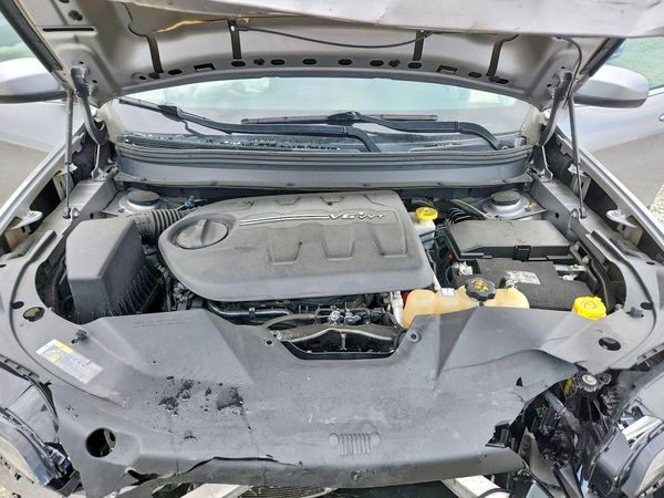 2019 JEEP CHEROKEE LATITUDE PLUS 4X4