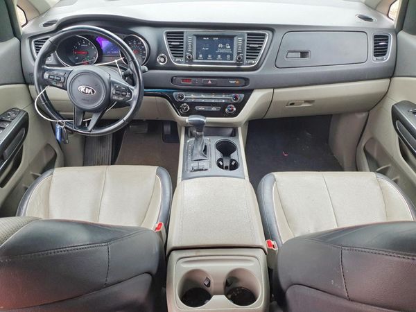 2017 KIA SEDONA LX