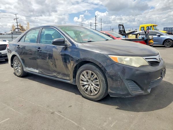 2014 TOYOTA CAMRY
