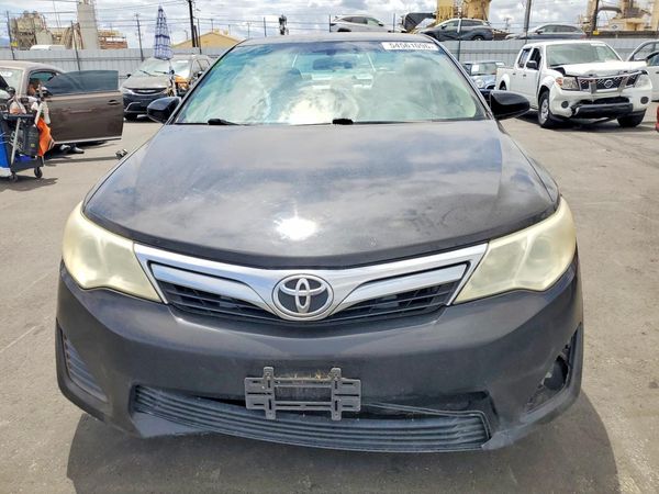 2014 TOYOTA CAMRY